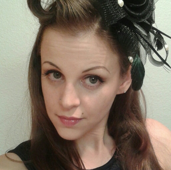 Meet your Posher, Leah - Picture 3 of 6